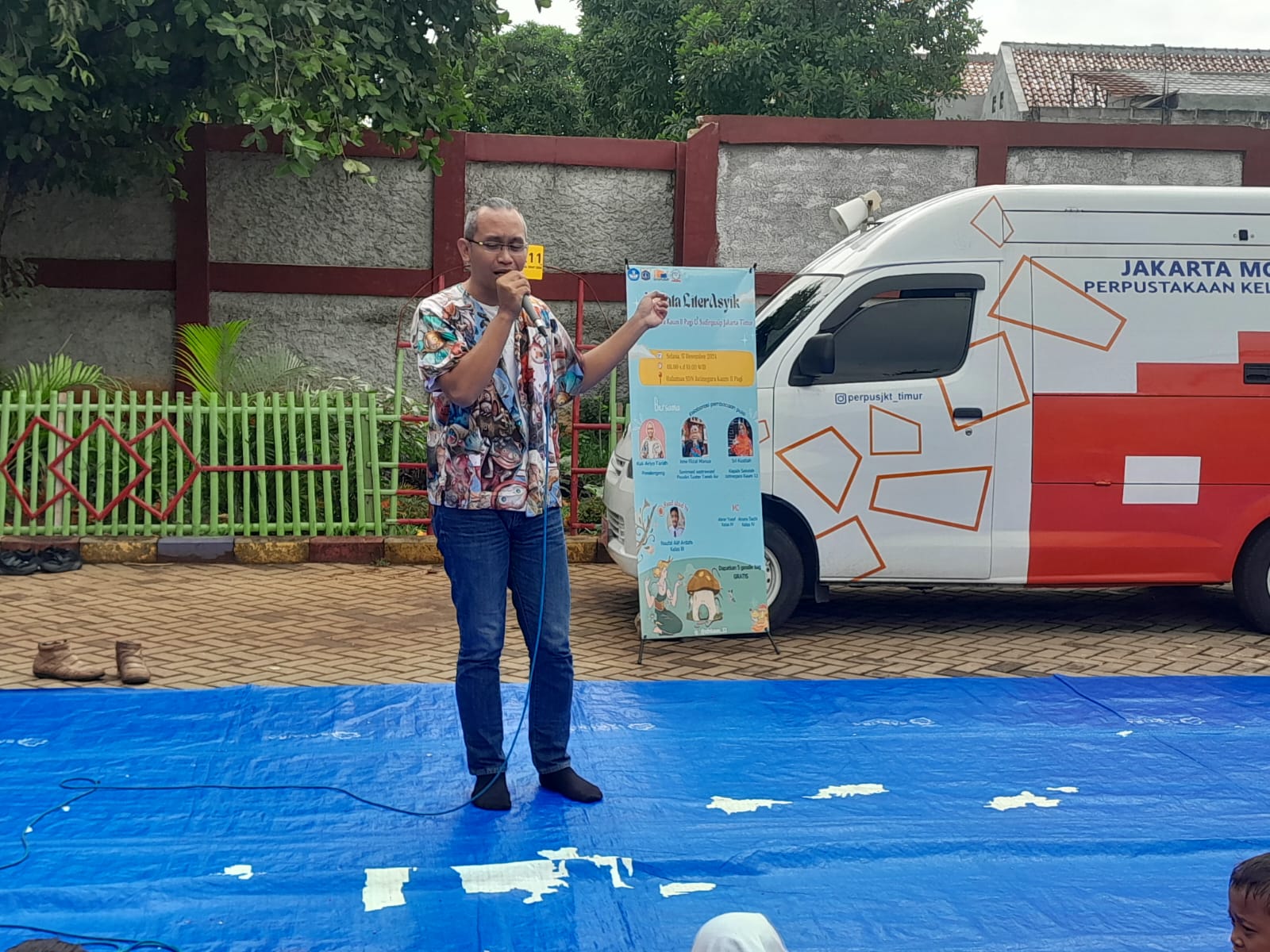 Wisata LiterAsyik Ke SDN Jatinegara Kaum 11